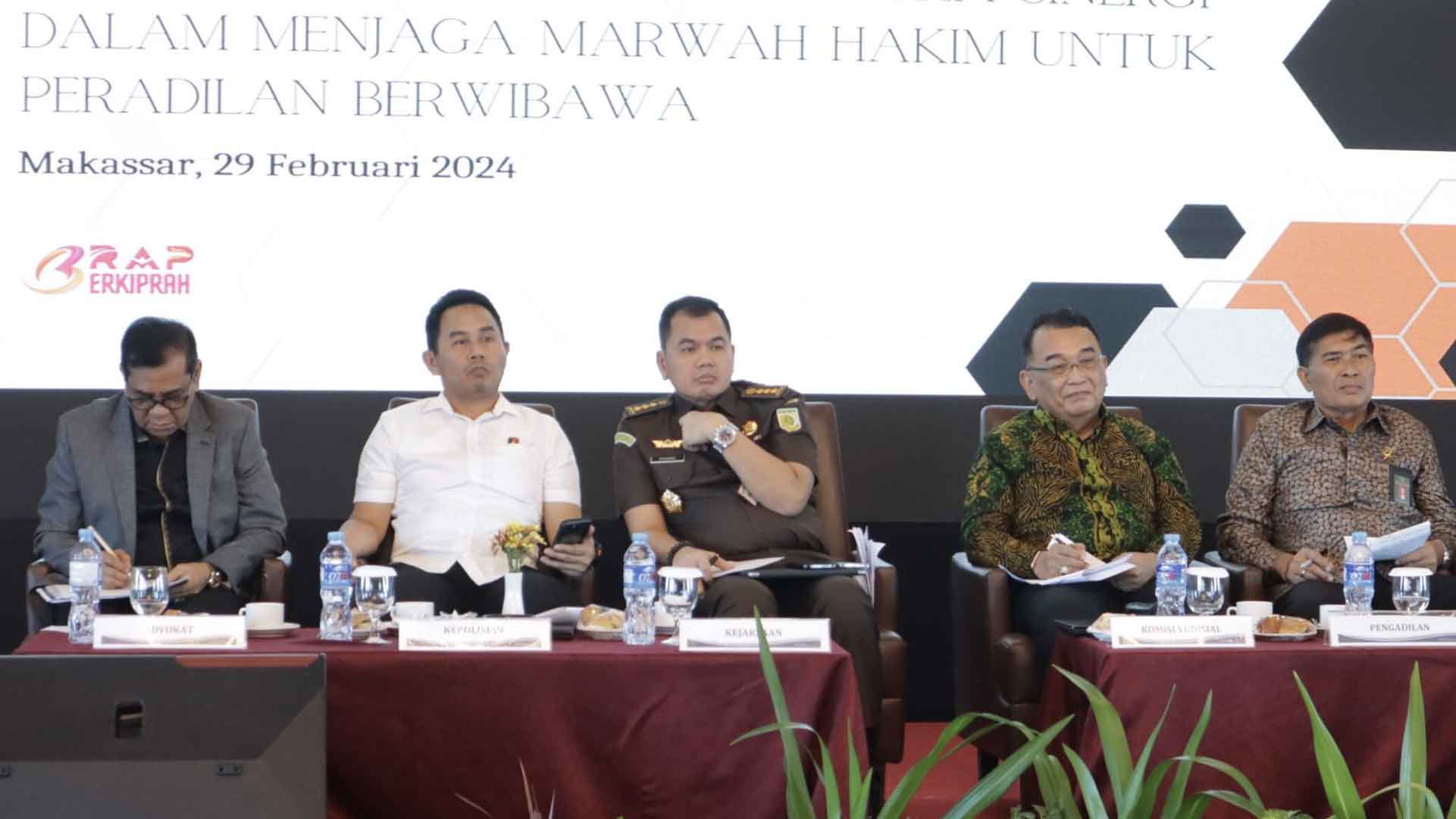 Advokasi Hakim KY Tidak Sama dengan Menjadi Kuasa Hukum Hakim Advokasi Hakim KY Tidak Sama dengan Menjadi Kuasa Hukum Hakim