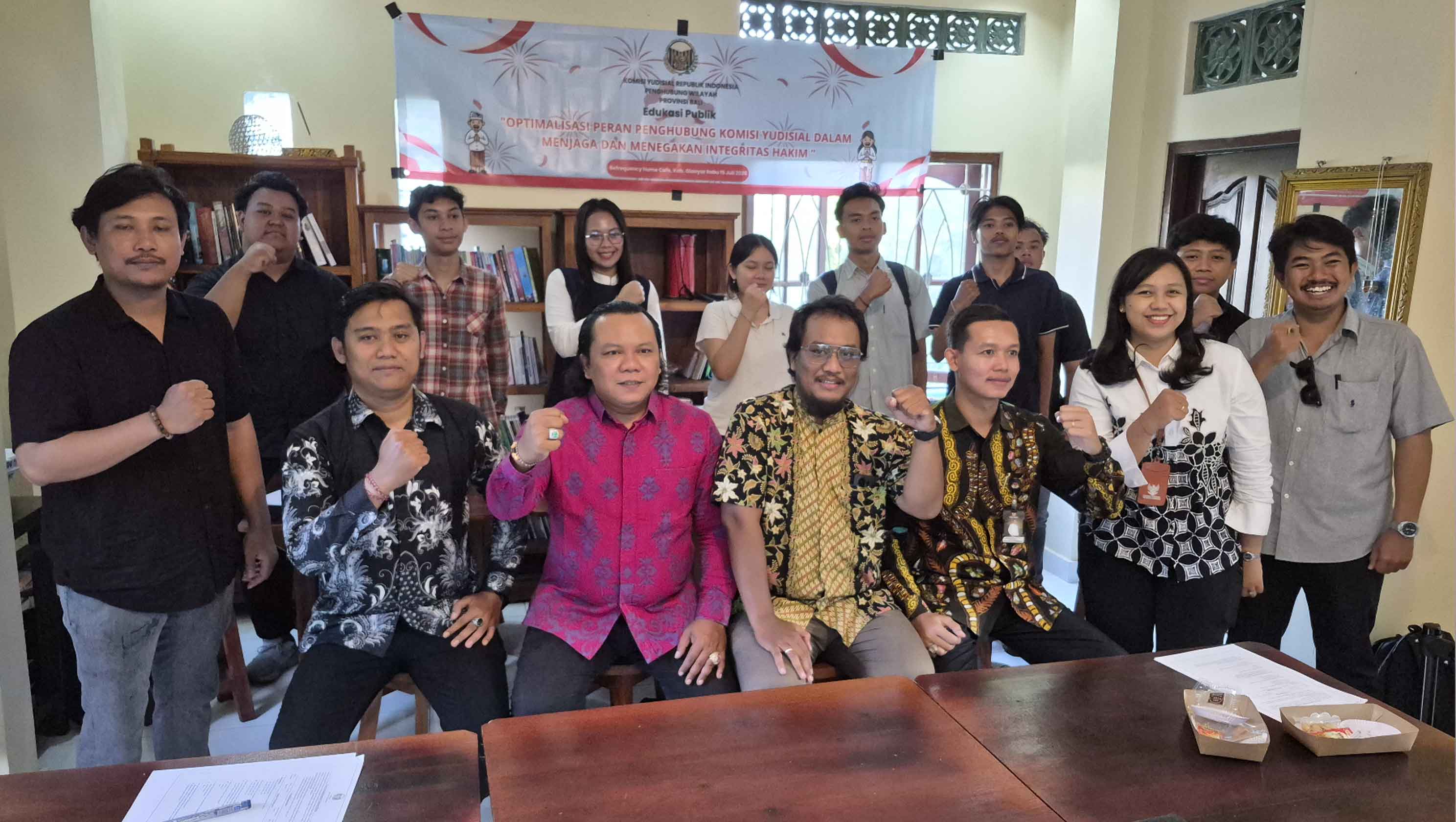 Penghubung KY Bali Ajak Masyarakat Gianyar Kawal Integritas Hakim