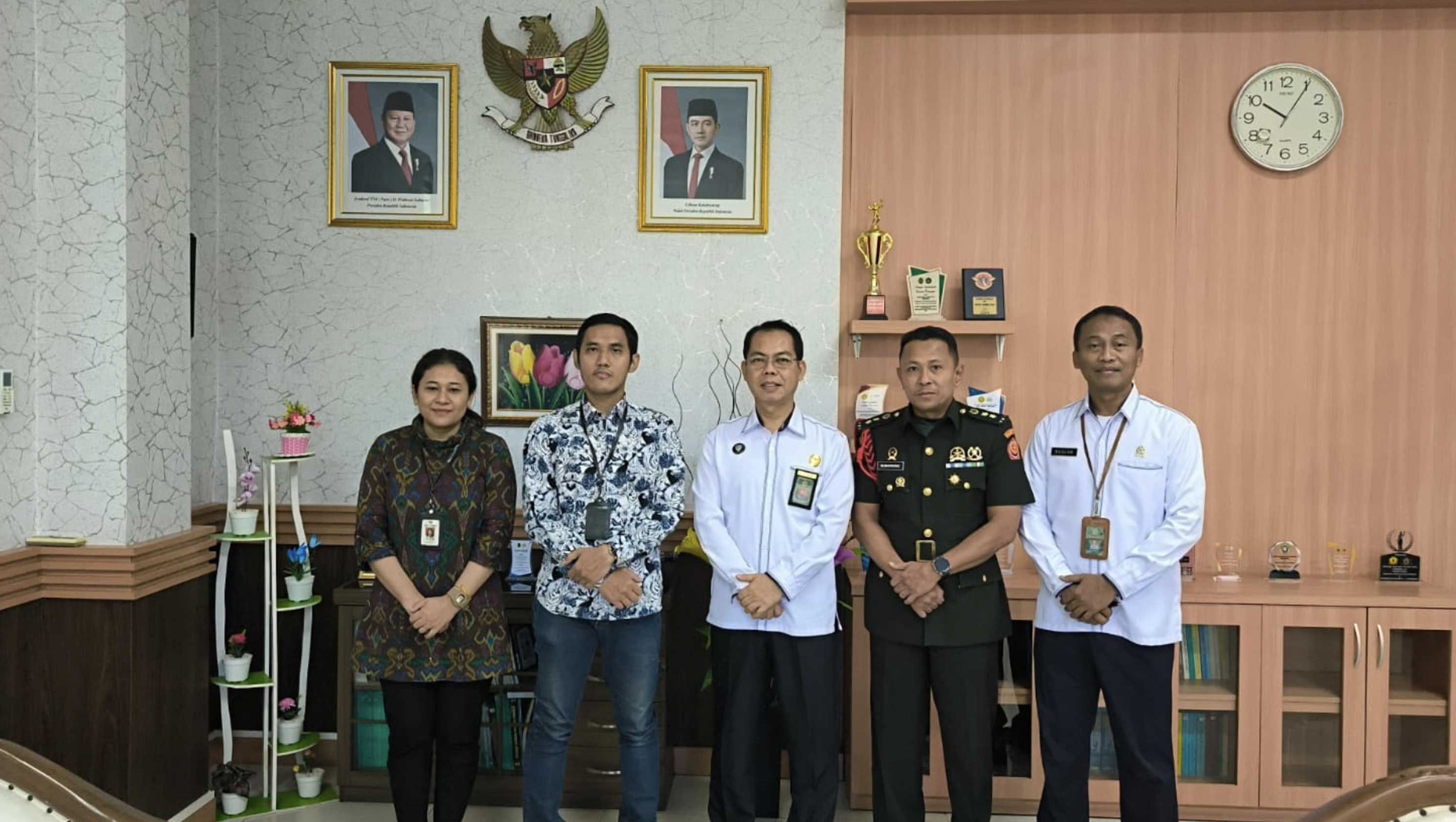 Audiensi dengan Kepala Pengadilan Militer III–12 Surabaya, Penghubung KY Jatim Bahas Pemantauan Persidangan Audiensi dengan Kepala Pengadilan Militer III–12 Surabaya, Penghubung KY Jatim Bahas Pemantauan Persidangan