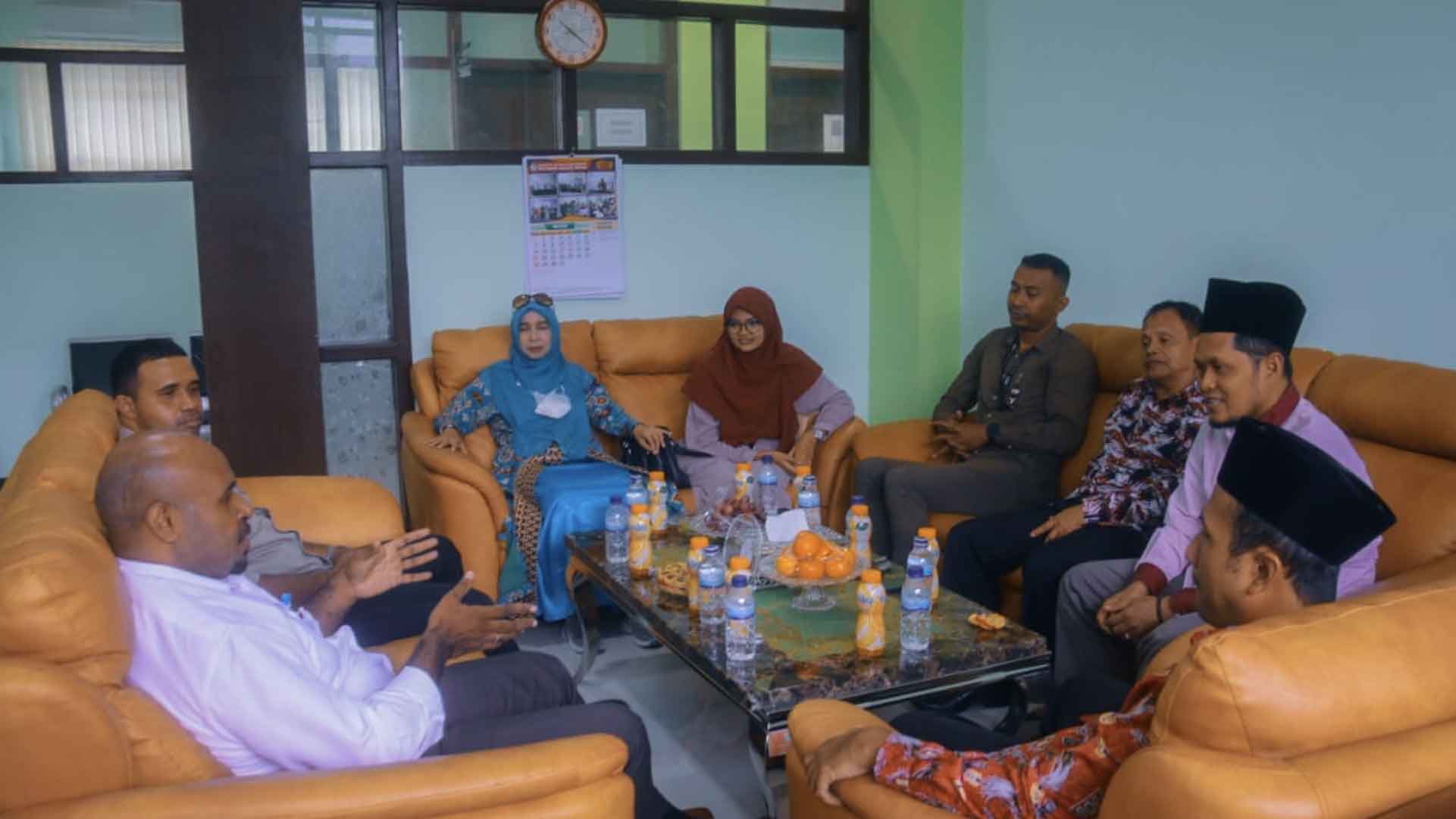 Penghubung KY Papua Sambangi (IAIN) Fattahul Muluk Papua Penghubung KY Papua Sambangi (IAIN) Fattahul Muluk Papua