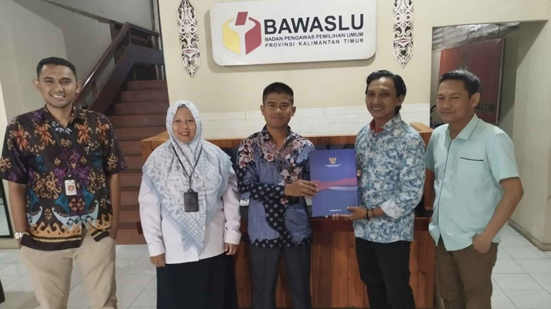 Perluas Jejaring, Penghubung KY Kalimantan Timur Sambangi Bawaslu Kalimantan Timur Perluas Jejaring, Penghubung KY Kalimantan Timur Sambangi Bawaslu Kalimantan Timur