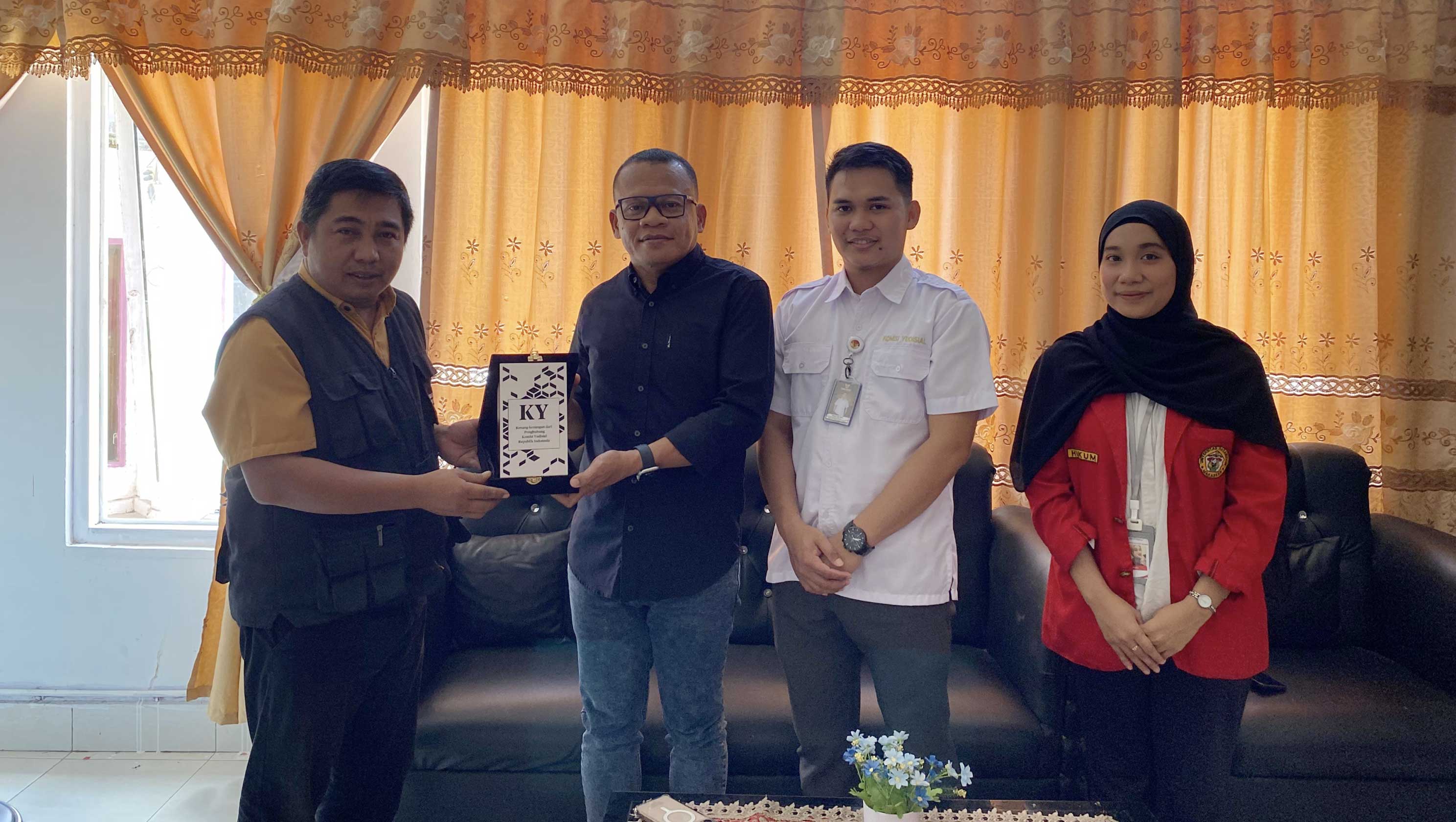 Penghubung KY Sultra Kunjungi Universitas Lakidende