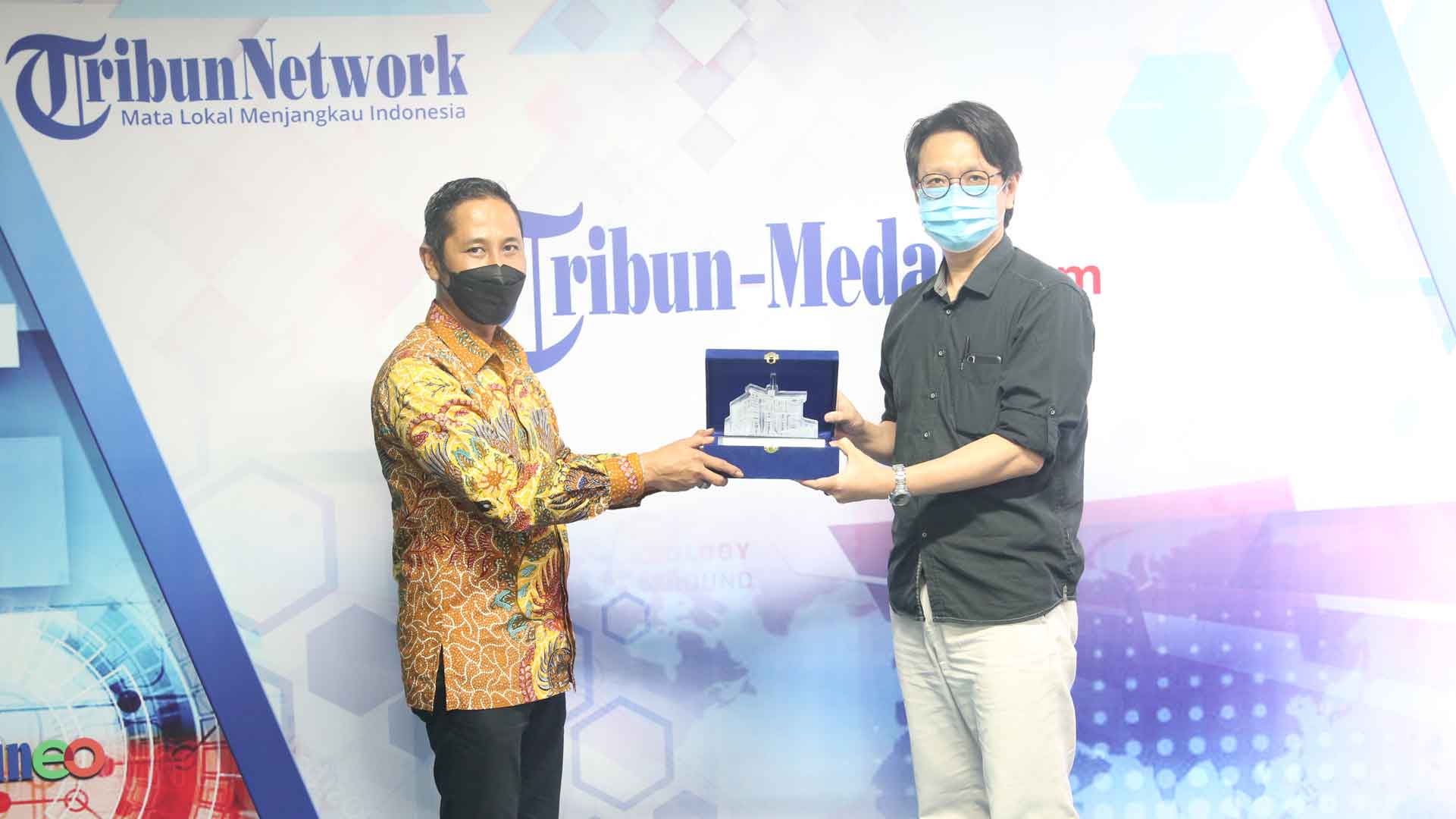 Kuatkan Hubungan Kelembagaan, KY Sambangi Tribun Medan Kuatkan Hubungan Kelembagaan, KY Sambangi Tribun Medan
