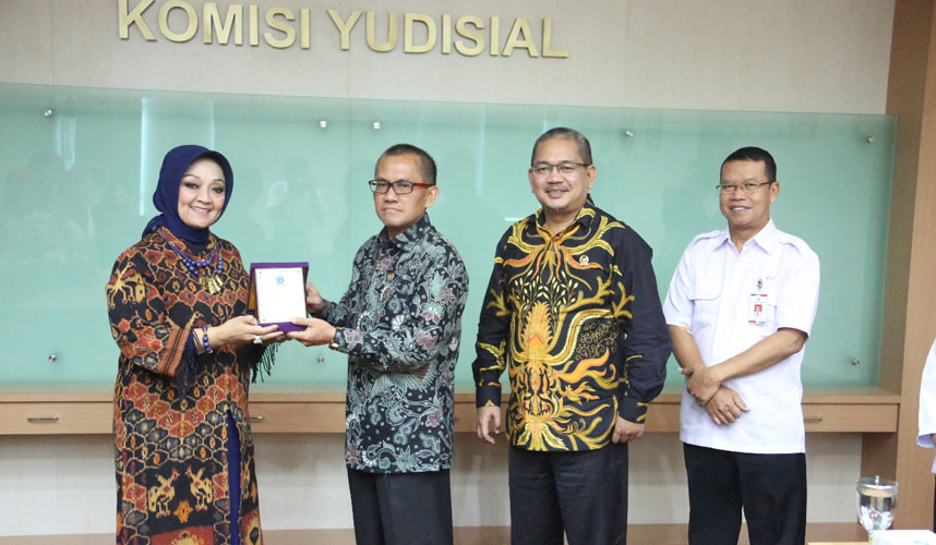 Jajaki Kerja Sama, Perwari Kunjungi KY Jajaki Kerja Sama, Perwari Kunjungi KY