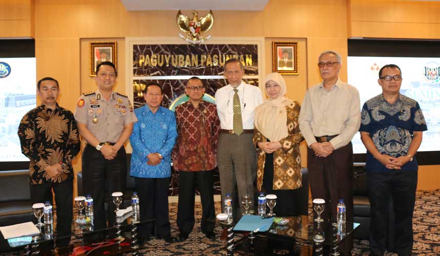 Perjalanan 20 Tahun Reformasi Peradilan: Menegaskan Hakim sebagai Pejabat Negara dan Konsekuensinya Perjalanan 20 Tahun Reformasi Peradilan: Menegaskan Hakim sebagai Pejabat Negara dan Konsekuensinya