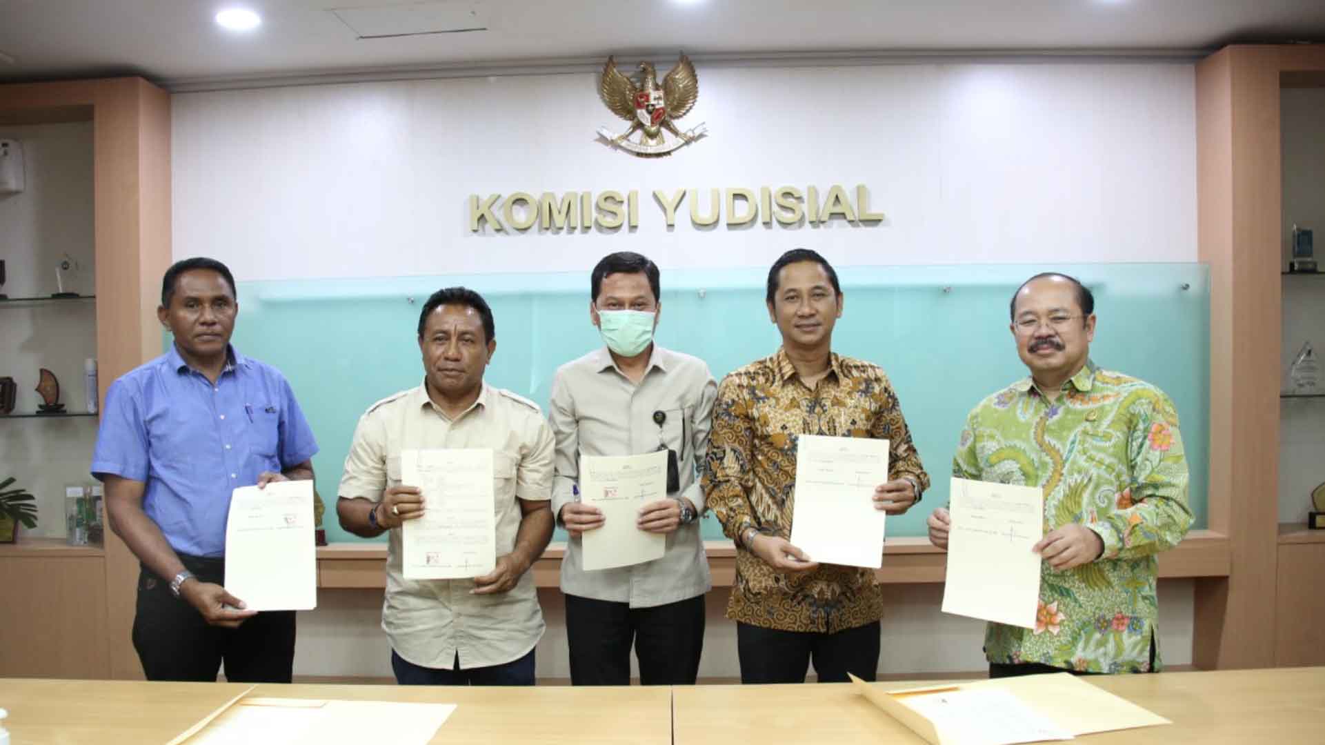 KY Terima Hibah Aset dari Pemprov NTT KY Terima Hibah Aset dari Pemprov NTT