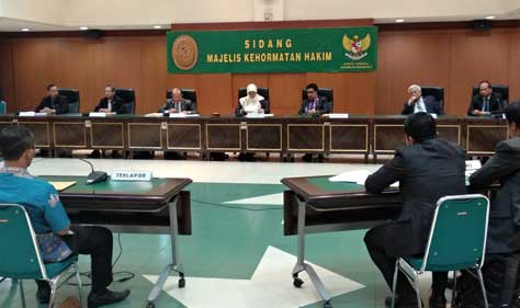 Terbukti Selingkuh, Hakim EP Diberhentikan dalam Sidang MKH Terbukti Selingkuh, Hakim EP Diberhentikan dalam Sidang MKH