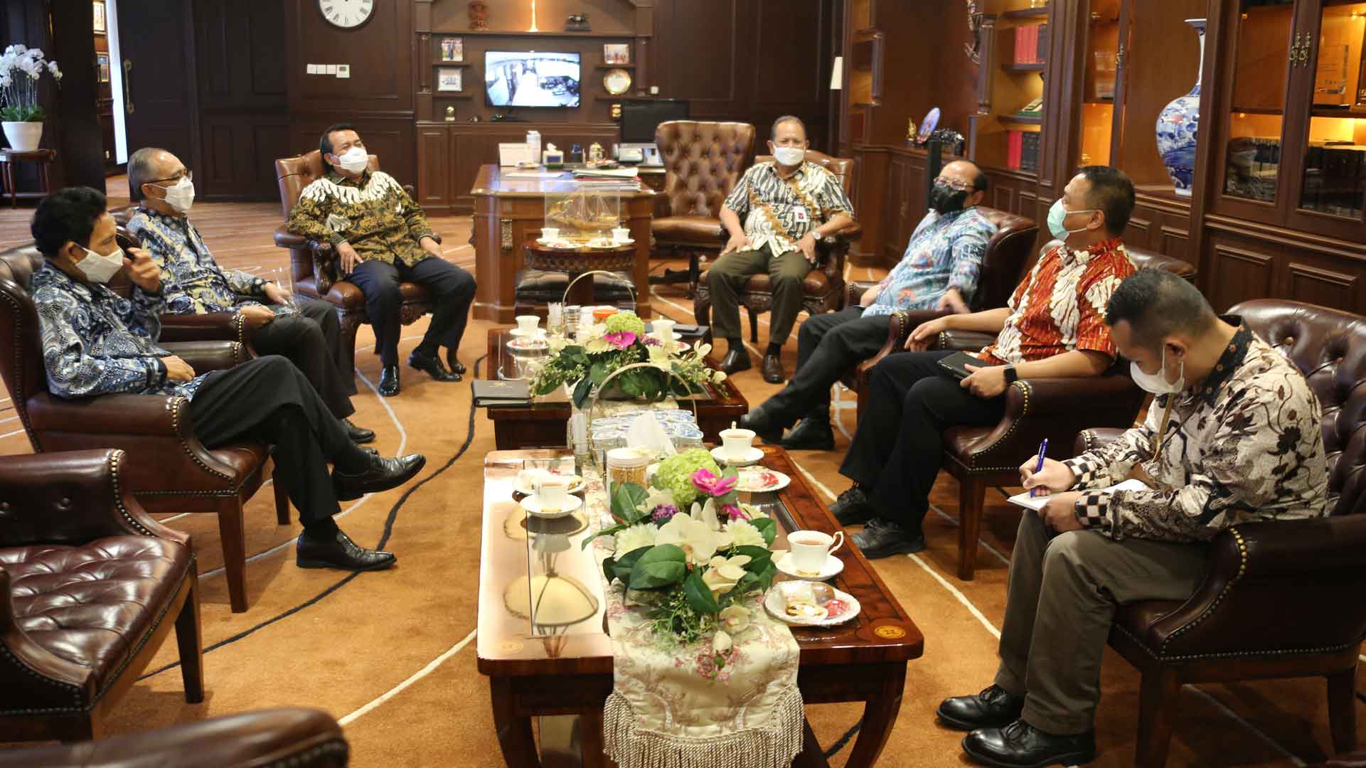 KY dan MA Segera Bentuk Tim Penghubung KY dan MA Segera Bentuk Tim Penghubung