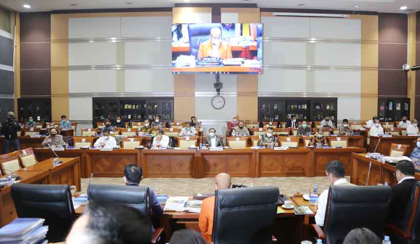 KY Hadiri RDP dengan Komisi III DPR KY Hadiri RDP dengan Komisi III DPR