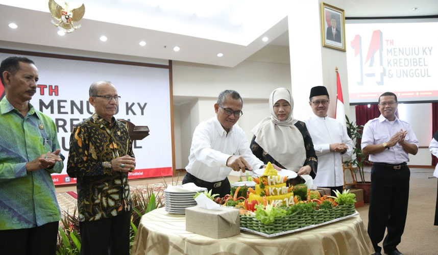 HUT Ke-14, Ketua KY Harapkan Jajaran KY Tingkatkan Sinergisitas HUT Ke-14, Ketua KY Harapkan Jajaran KY Tingkatkan Sinergisitas
