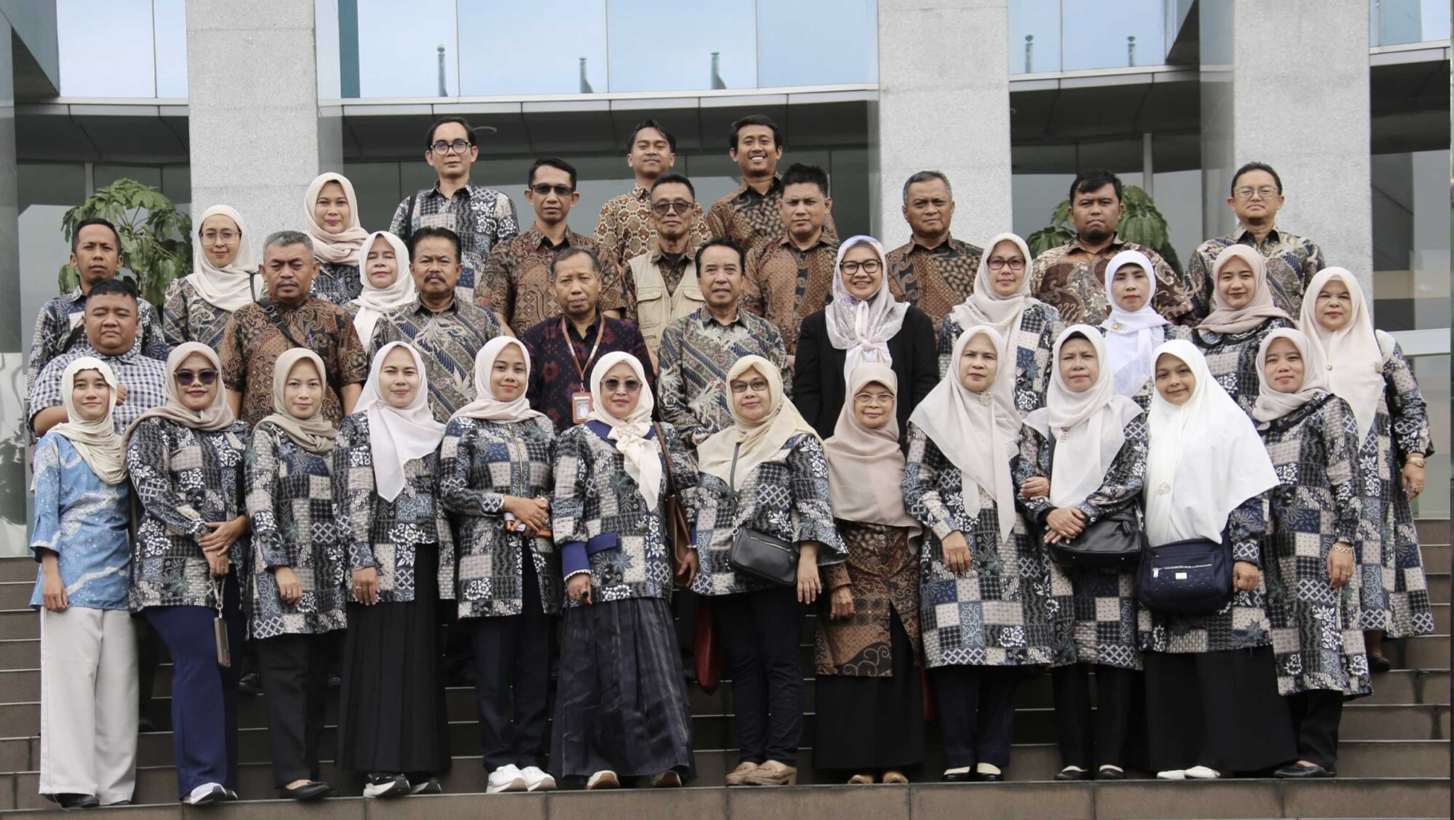 KY Terima Kunjungan MGMP PPKn Kabupaten Garut