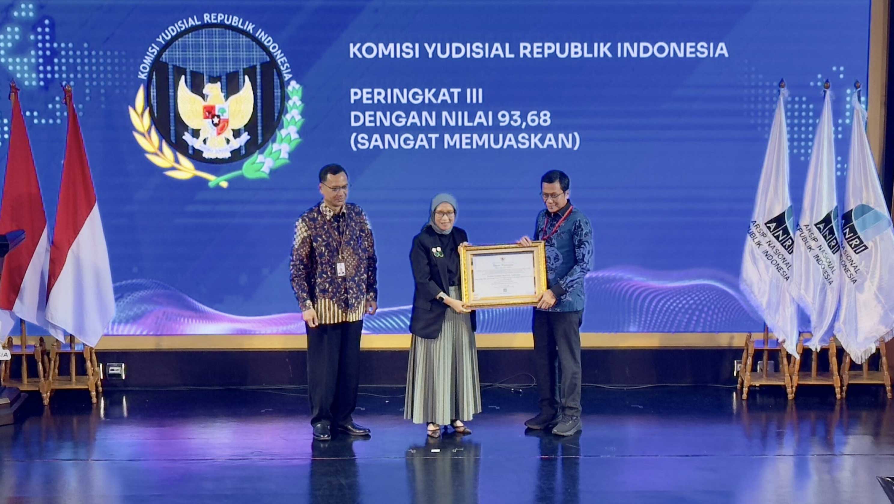 KY Pertahankan Predikat Sangat Memuaskan dalam Pengawasan Kearsipan KY Pertahankan Predikat Sangat Memuaskan dalam Pengawasan Kearsipan