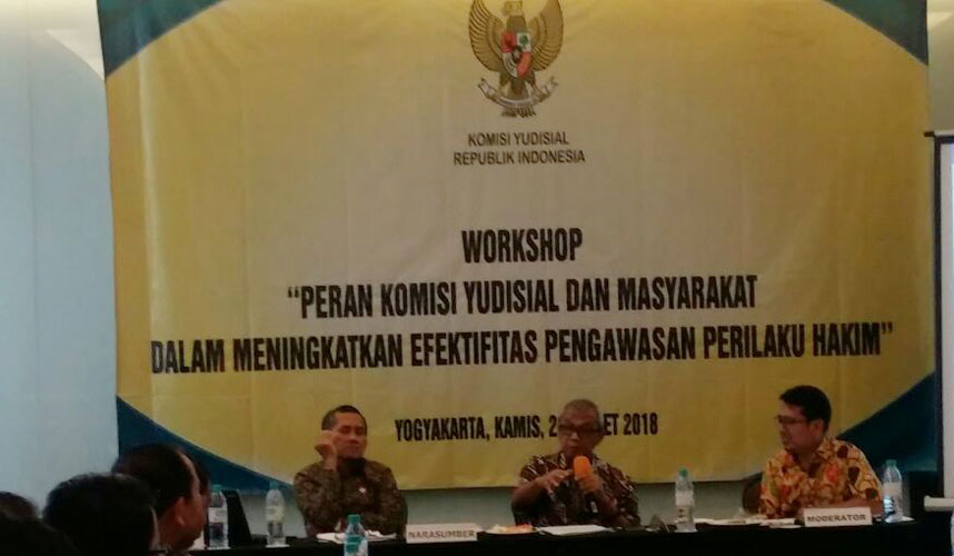 Masyarakat Berperan Penting dalam Pengawasan Hakim Masyarakat Berperan Penting dalam Pengawasan Hakim
