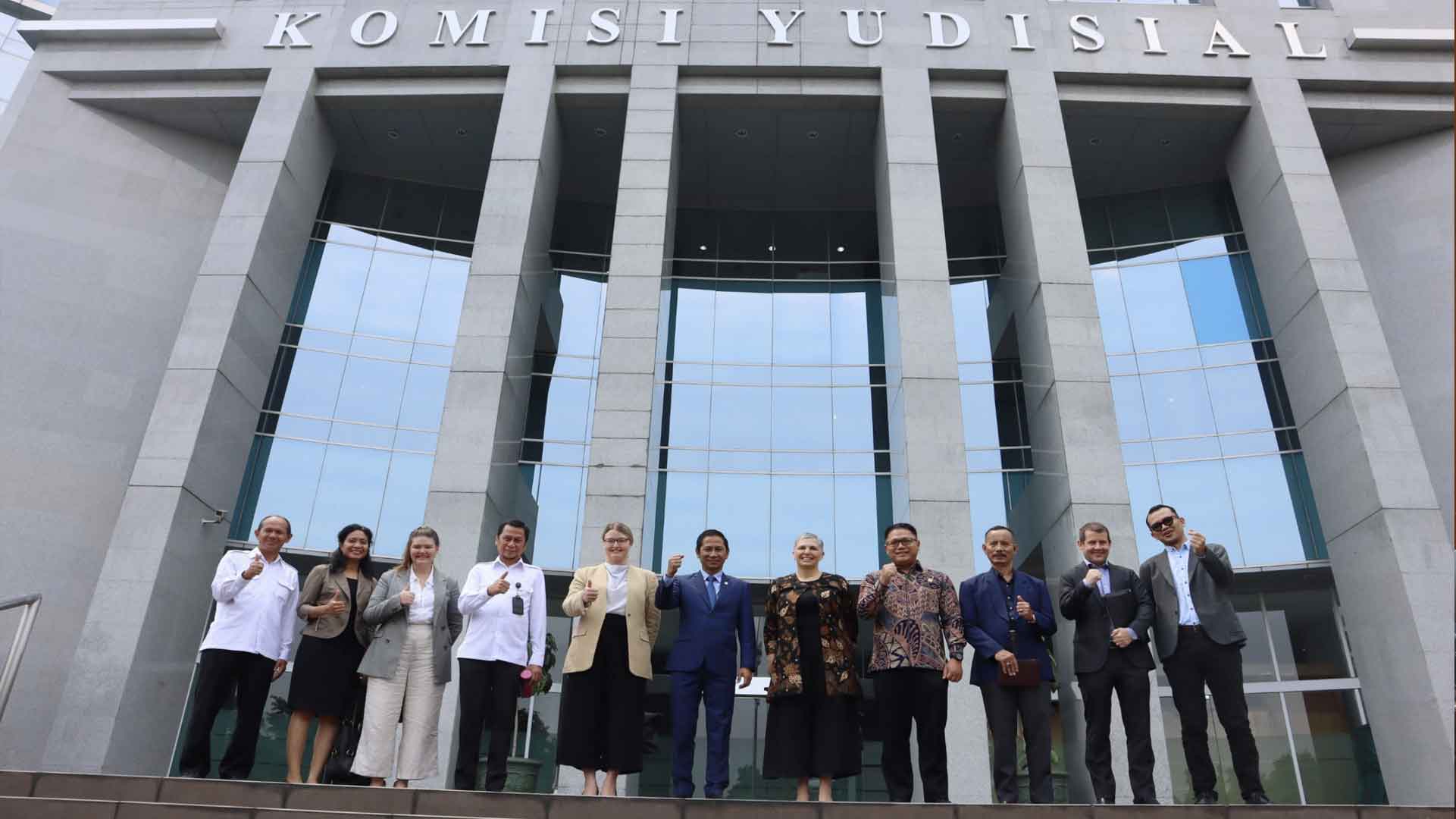 Duta Besar Australia untuk Indonesia Lakukan Kunjungan Persahabatan ke KY Duta Besar Australia untuk Indonesia Lakukan Kunjungan Persahabatan ke KY