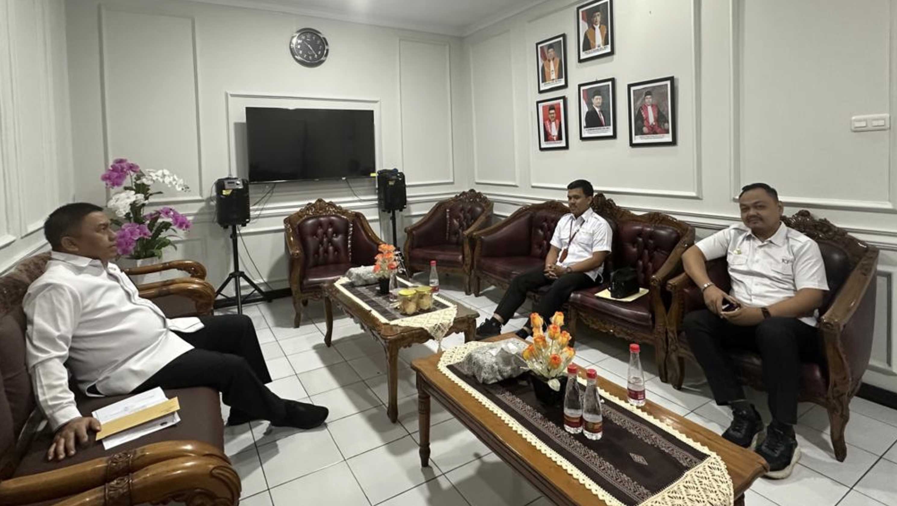 Audiensi dengan PN Payakumbuh, Penghubung KY Sumbar Bahas Pemantauan Persidangan Audiensi dengan PN Payakumbuh, Penghubung KY Sumbar Bahas Pemantauan Persidangan