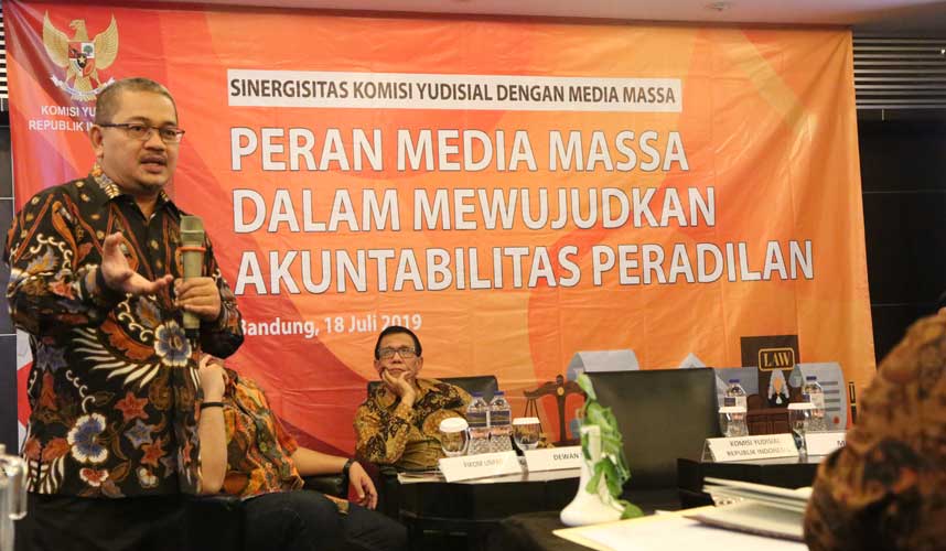 Media Massa Punya Peran Penting bagi KY