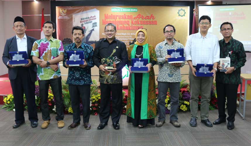 KY Gelar Diskusi dan Bedah Buku Meluruskan Arah Manajemen Kekuasaan Kehakiman KY Gelar Diskusi dan Bedah Buku Meluruskan Arah Manajemen Kekuasaan Kehakiman