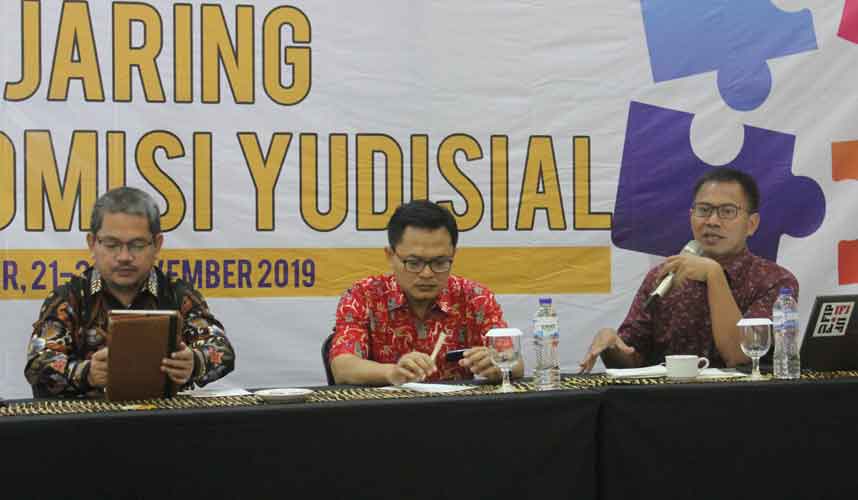 Fungsi Kontrol Media Bantu Wujudkan Peradilan Bersih Fungsi Kontrol Media Bantu Wujudkan Peradilan Bersih