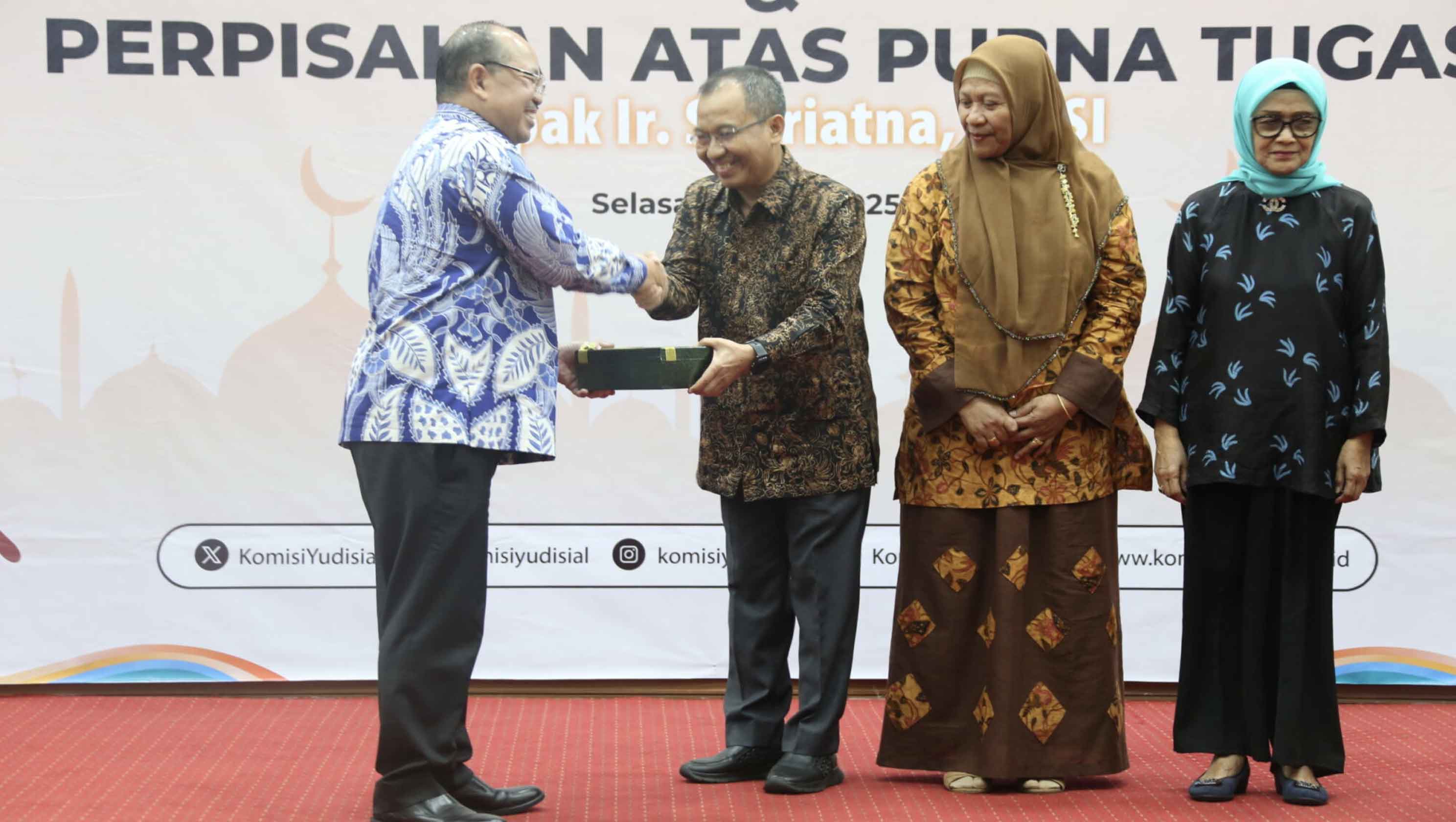 KY Gelar Halal Bihalal dan Pelepasan Purna Tugas PNS