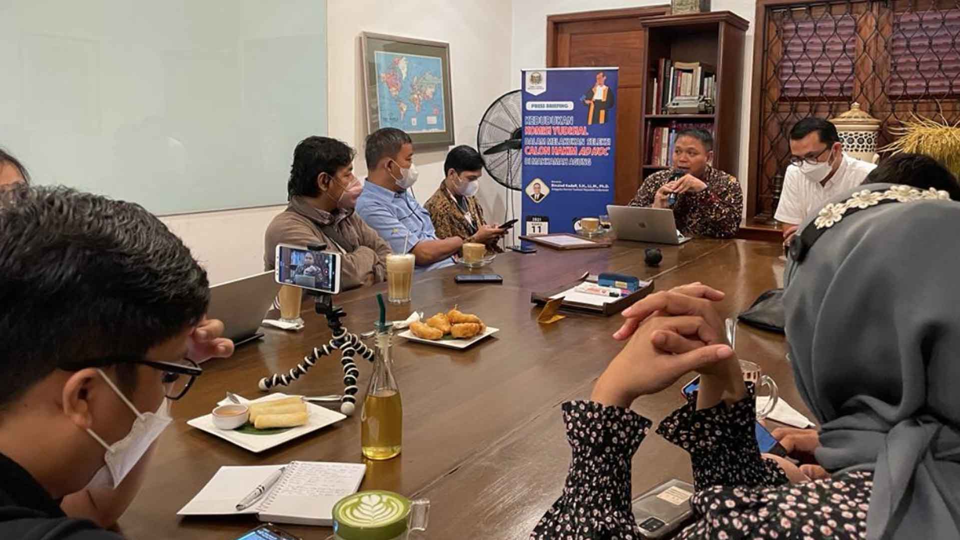 KY Temu Pers Bahas Judicial Review Wewenang KY dalam Rekrutmen Hakim ad hoc di MA KY Temu Pers Bahas Judicial Review Wewenang KY dalam Rekrutmen Hakim ad hoc di MA
