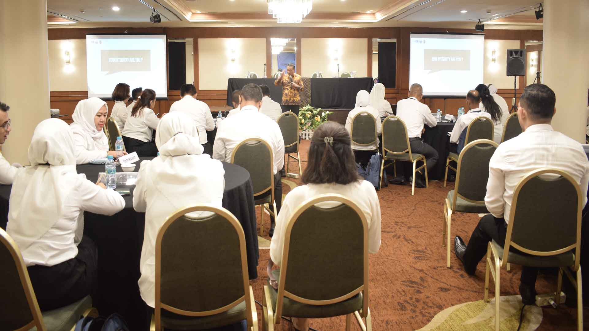 KY Perkuat Integritas Hakim melalui ESQ KY Perkuat Integritas Hakim melalui ESQ
