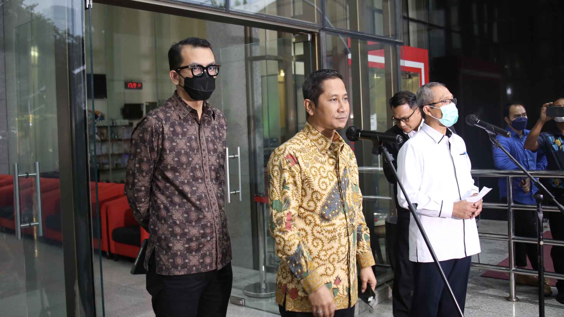 KY dan KPK Adakan Pertemuan Buntut Penetapan Tersangka Hakim Agung SD KY dan KPK Adakan Pertemuan Buntut Penetapan Tersangka Hakim Agung SD