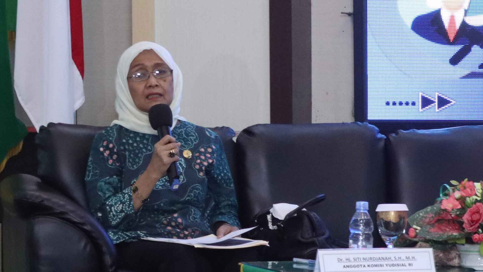Penelusuran Rekam Jejak Untuk Menjamin Terpilihnya Calon Hakim Agung Berintegritas Penelusuran Rekam Jejak Untuk Menjamin Terpilihnya Calon Hakim Agung Berintegritas