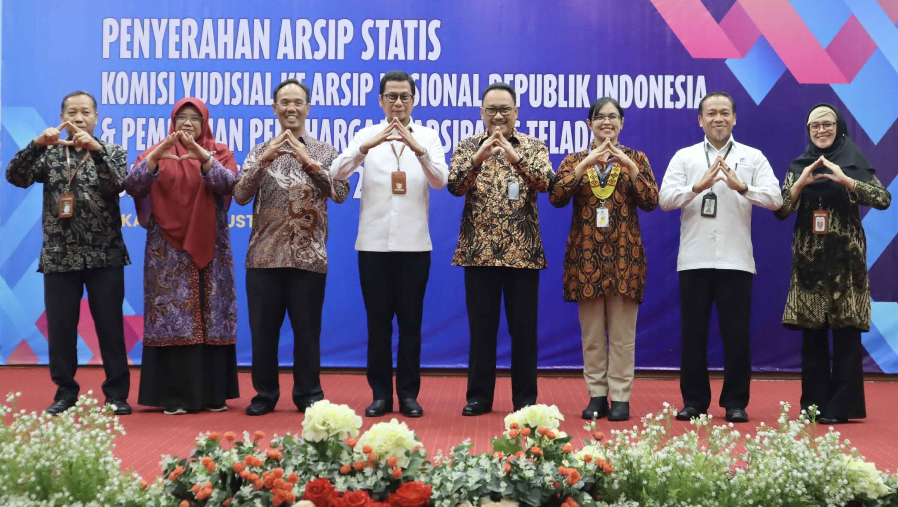 KY Serahkan Arsip Statis Ketujuh Kalinya kepada ANRI KY Serahkan Arsip Statis Ketujuh Kalinya kepada ANRI