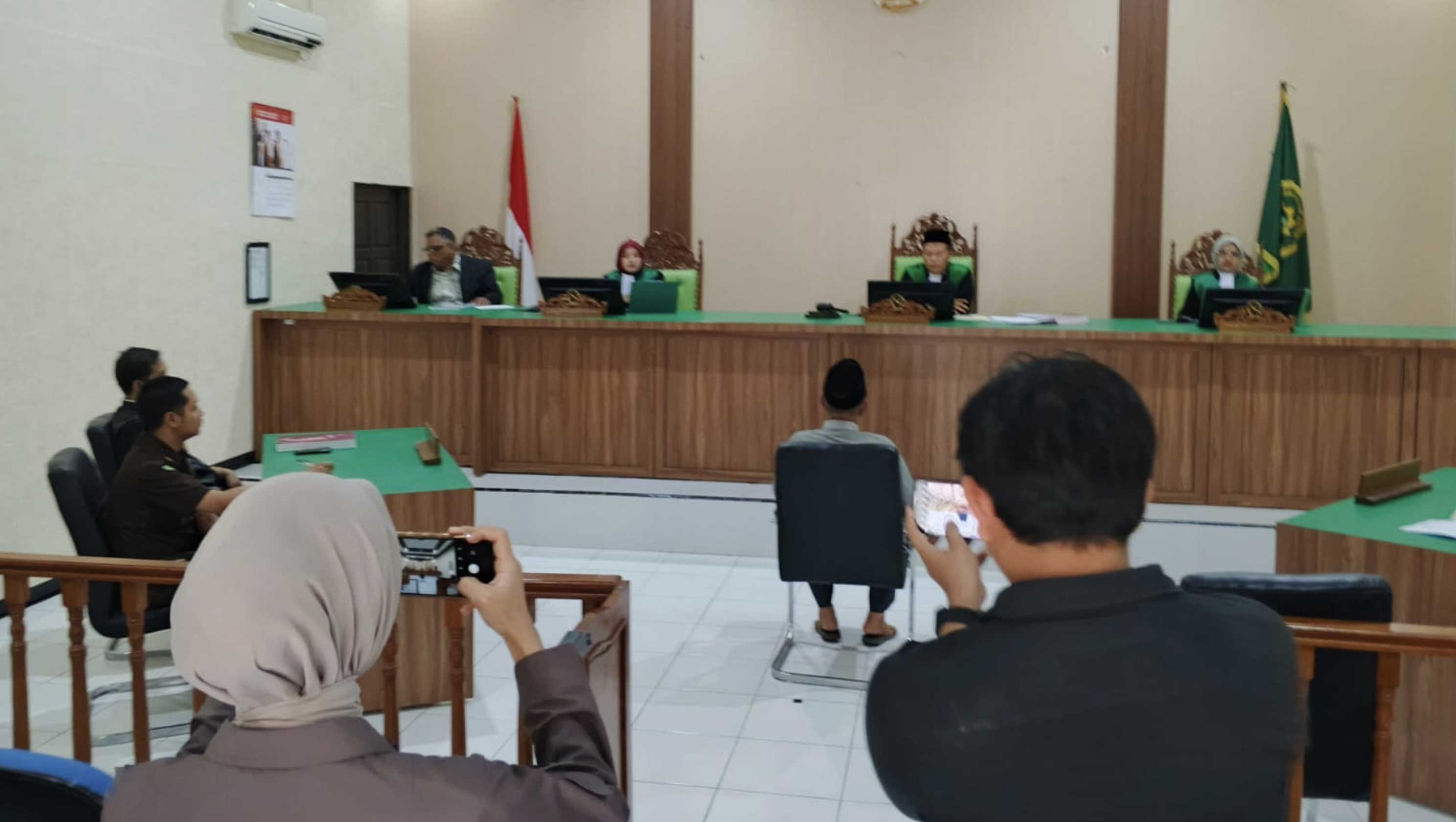 Penghubung KY Aceh Pantau Sidang Dugaan Pemerkosaan Anak oleh Mantan Ketua MAA Aceh Jaya Penghubung KY Aceh Pantau Sidang Dugaan Pemerkosaan Anak oleh Mantan Ketua MAA Aceh Jaya