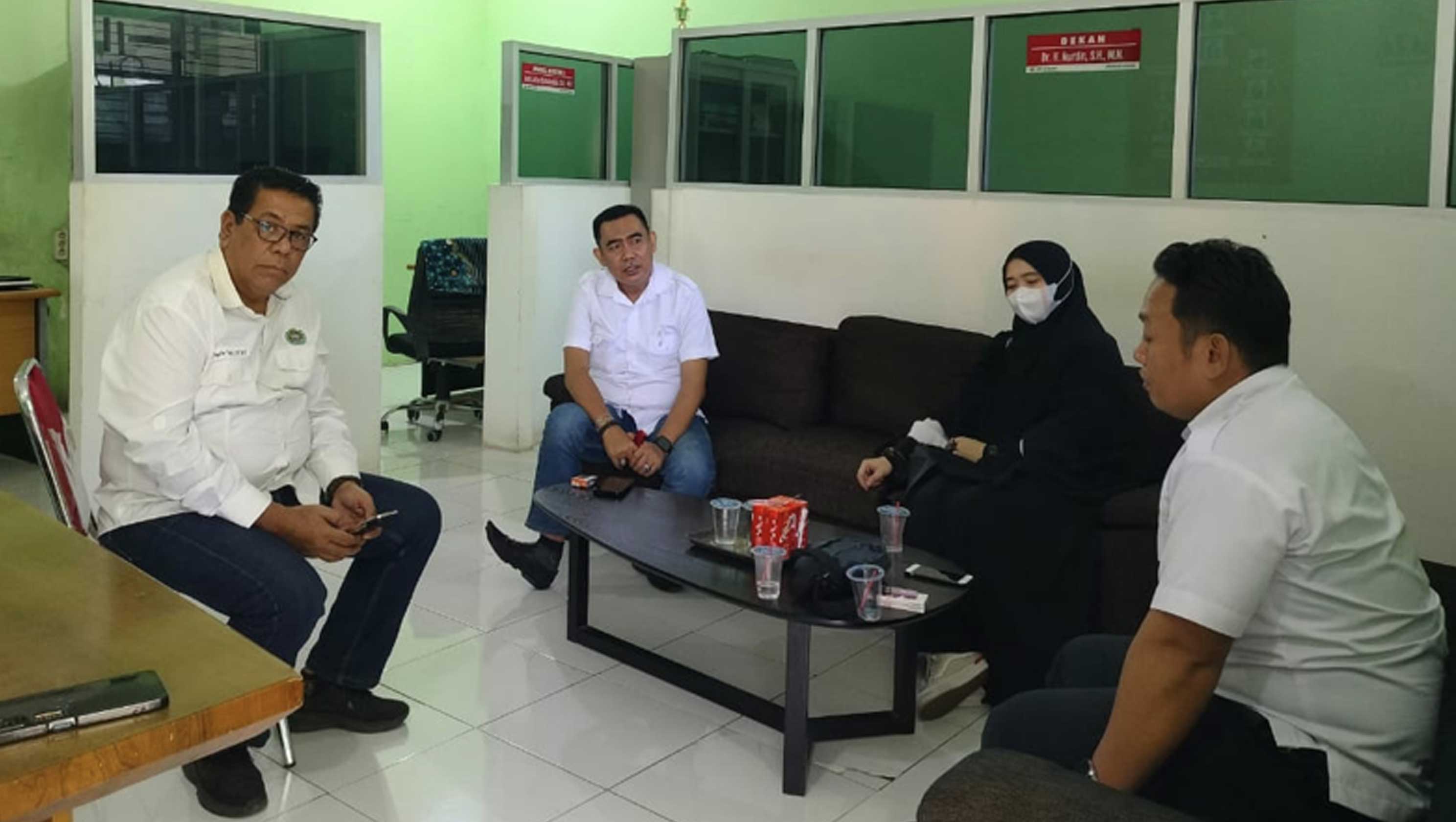 Penghubung KY Sulsel dan FH UIM Bahas Peluang Penjajakan Kerja Sama Penghubung KY Sulsel dan FH UIM Bahas Peluang Penjajakan Kerja Sama