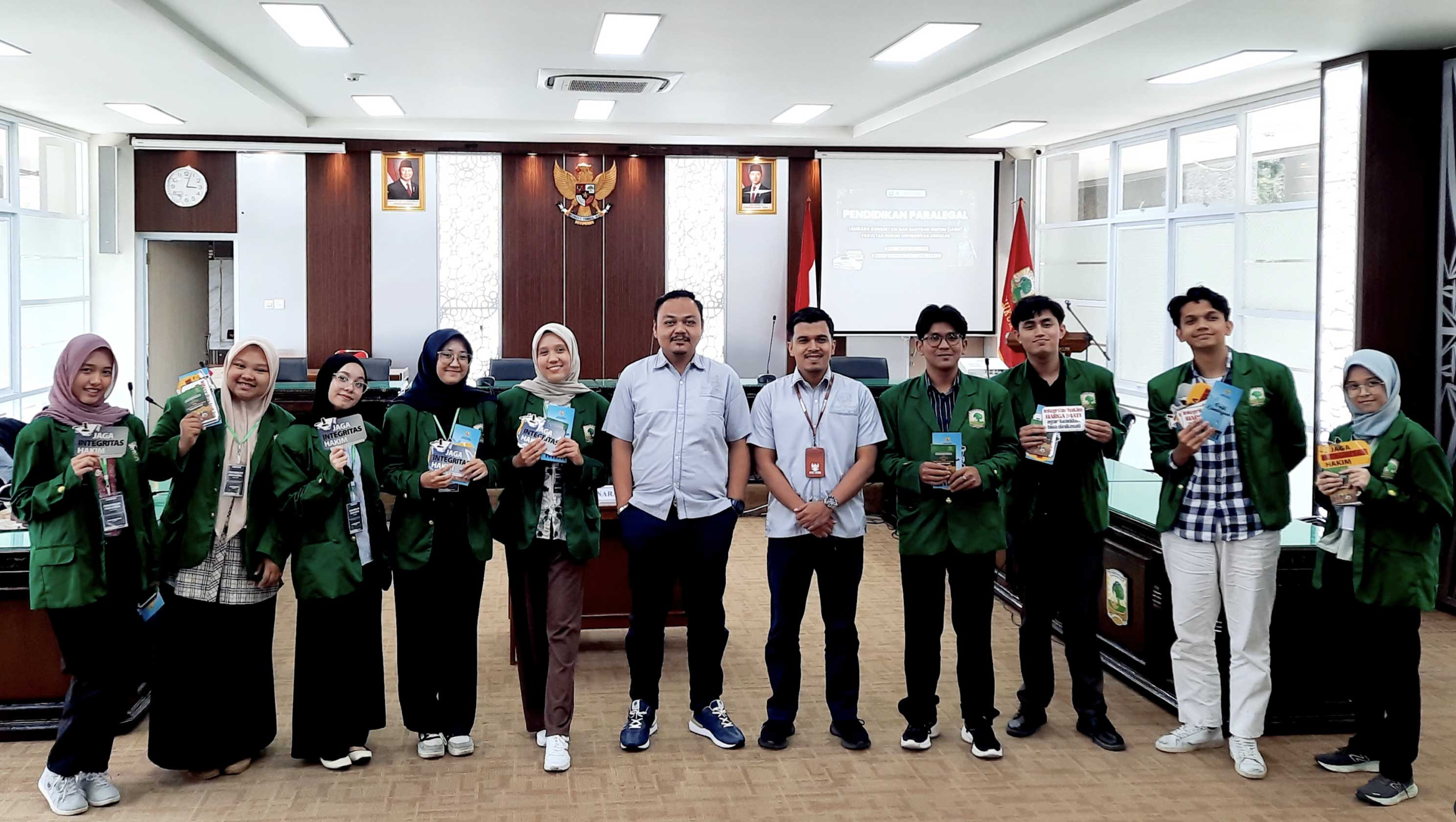 Penghubung KY Sumbar Beri Pembekalan kepada Calon Paralegal Penghubung KY Sumbar Beri Pembekalan kepada Calon Paralegal