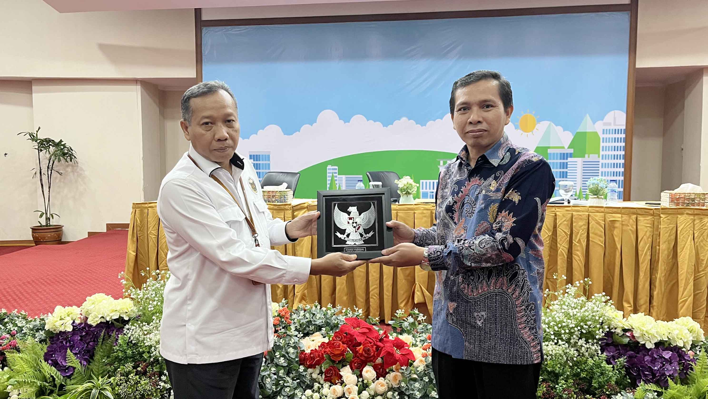 Rekomendasi Sanksi KY Jadi Pertimbangan Seleksi Calon Hakim Agung Rekomendasi Sanksi KY Jadi Pertimbangan Seleksi Calon Hakim Agung