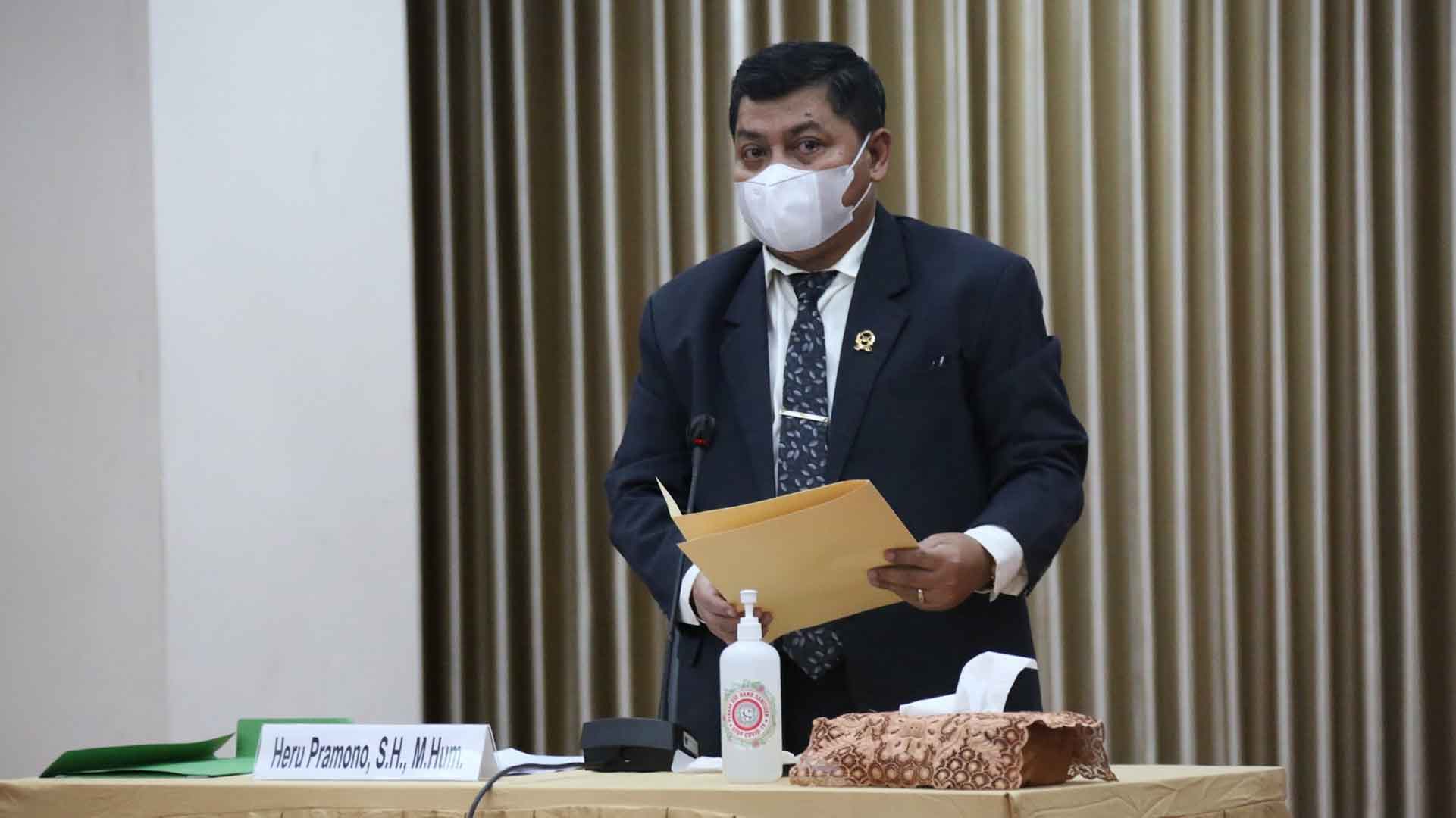 CHA Heru Pramono: KEPPH Bantu Hakim Selesaikan Perkara yang Datang Berbagai Etnis dan Suku CHA Heru Pramono: KEPPH Bantu Hakim Selesaikan Perkara yang Datang Berbagai Etnis dan Suku
