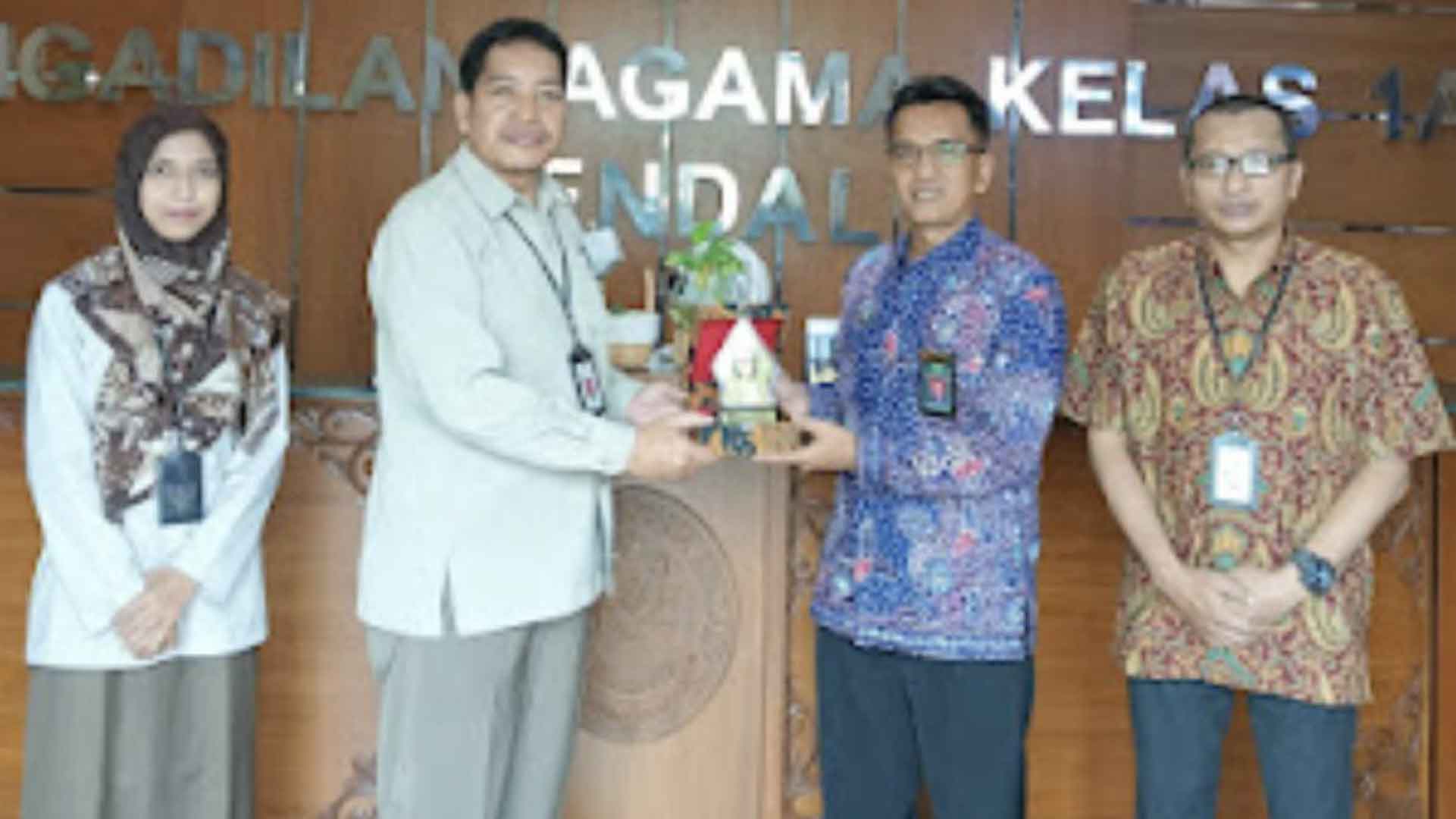 Penghubung KY Jateng Sosialisasikan Advokasi Hakim ke Pengadilan untuk Jaga Marwah Hakim Penghubung KY Jateng Sosialisasikan Advokasi Hakim ke Pengadilan untuk Jaga Marwah Hakim