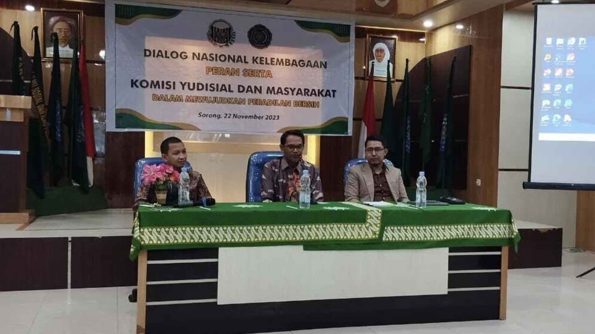 Sambangi Sorong, Penghubung KY Papua Barat Gelar Dialog Kelembagaan Wujudkan Peradilan Bersih Sambangi Sorong, Penghubung KY Papua Barat Gelar Dialog Kelembagaan Wujudkan Peradilan Bersih