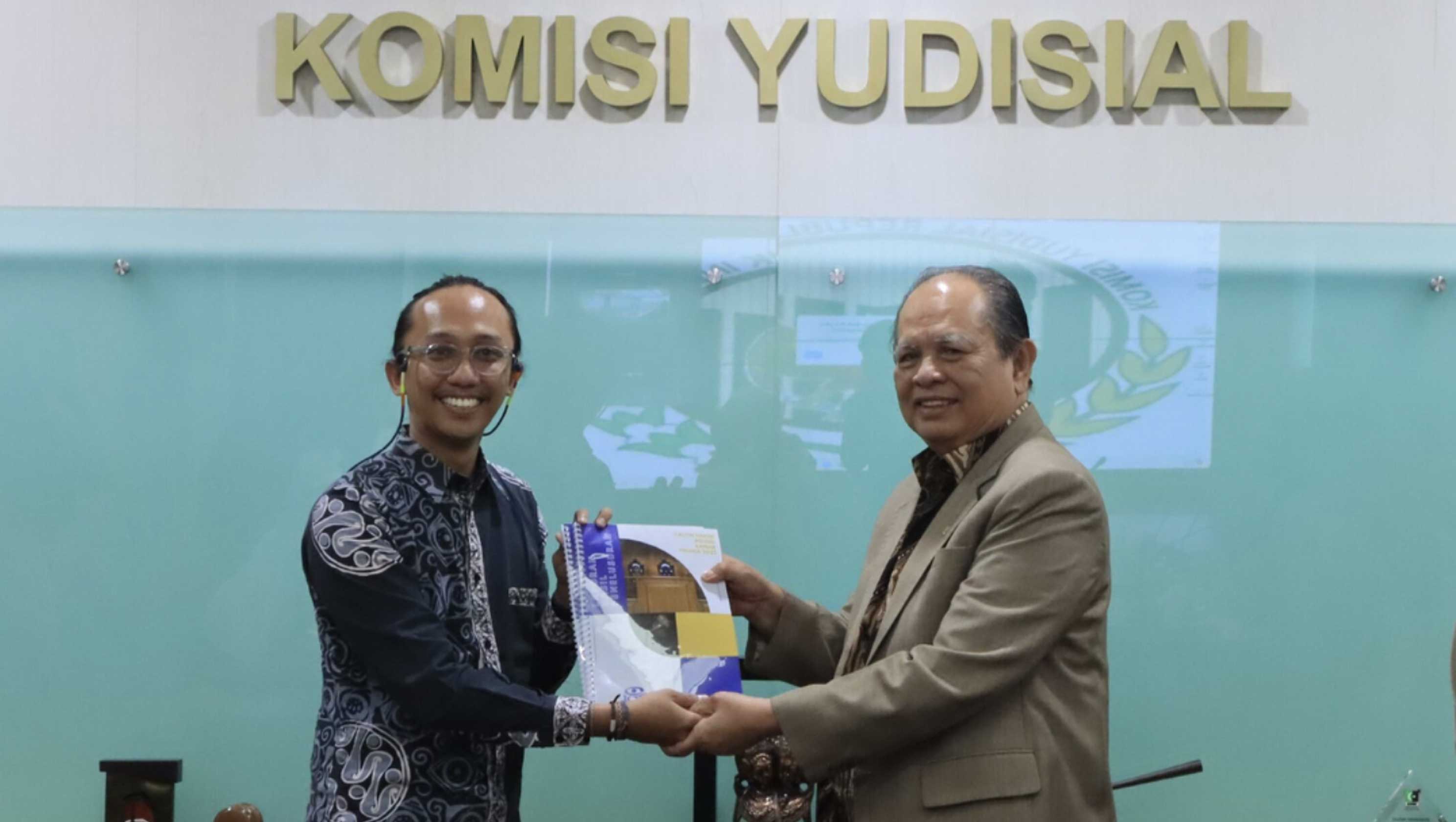 KY Apresiasi Masukan dari ICW terkait Rekam Jejak 10 CHA Kamar Pidana KY Apresiasi Masukan dari ICW terkait Rekam Jejak 10 CHA Kamar Pidana