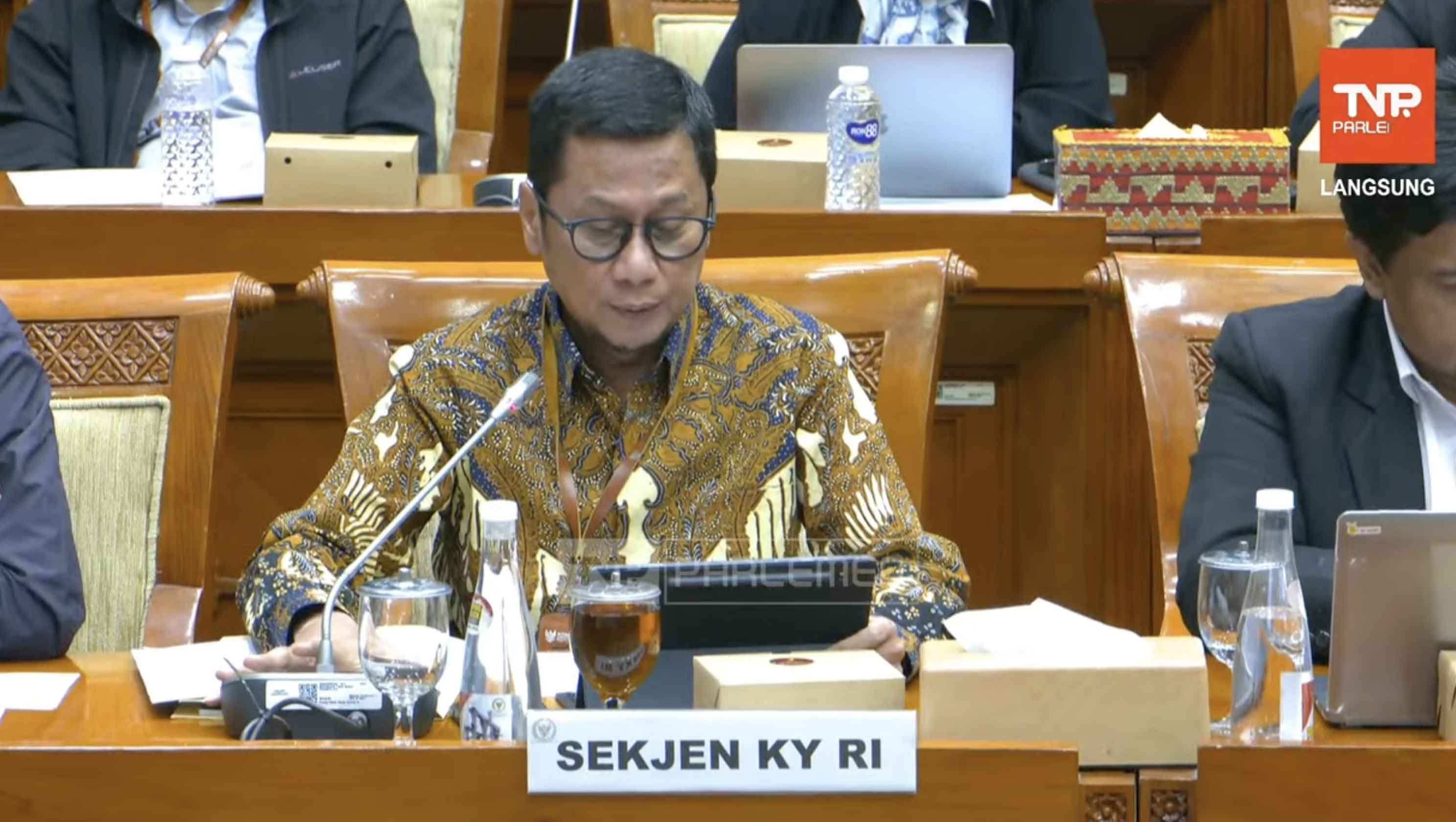 KY Sampaikan Laporan Keuangan Tahun Anggaran 2023 KY Sampaikan Laporan Keuangan Tahun Anggaran 2023
