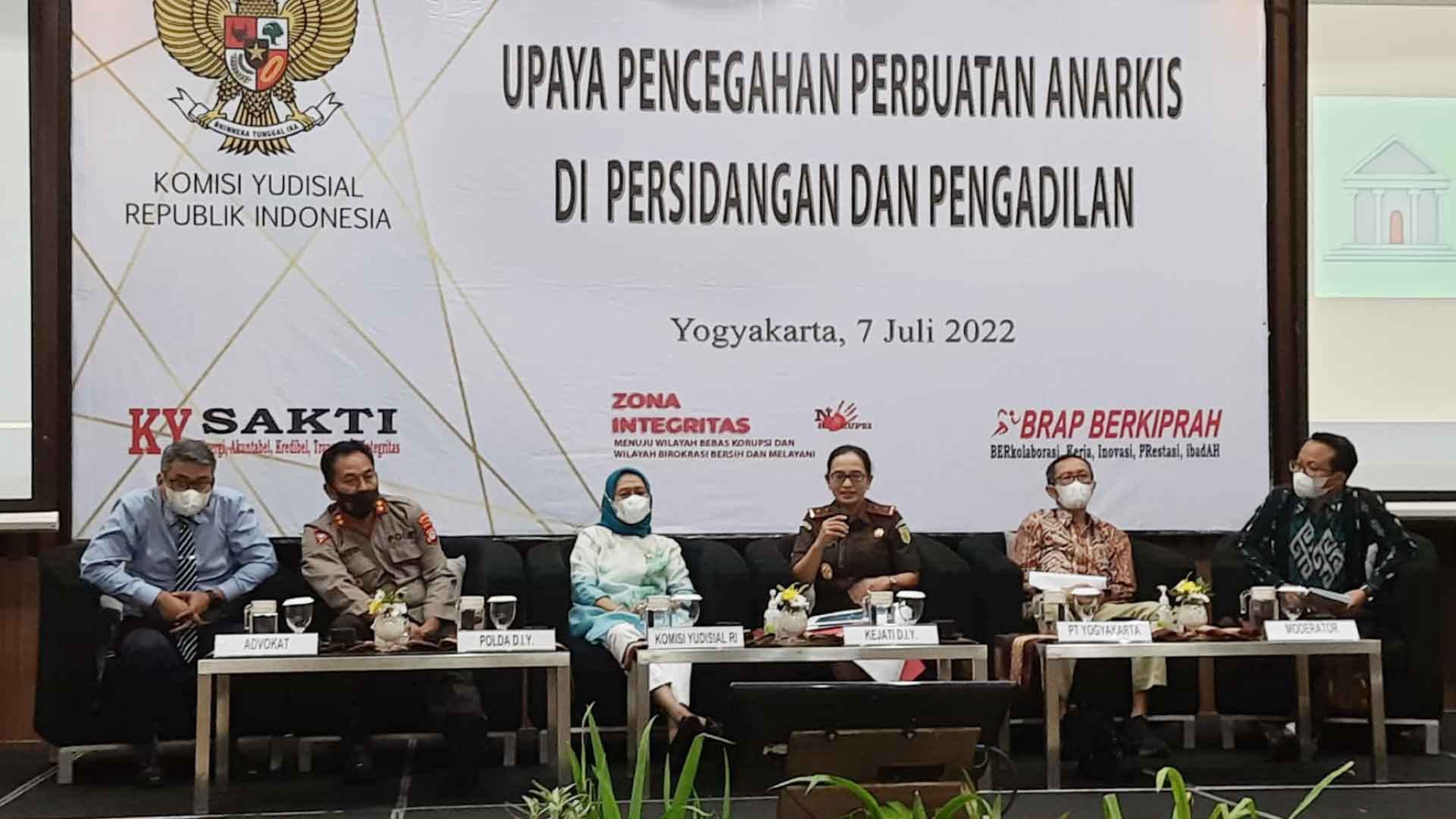 Pelaporan Dugaan Pelanggaran KEPPH Bukan Termasuk Tindakan Merendahkan Kehormatan dan Keluhuran Martabat Hakim