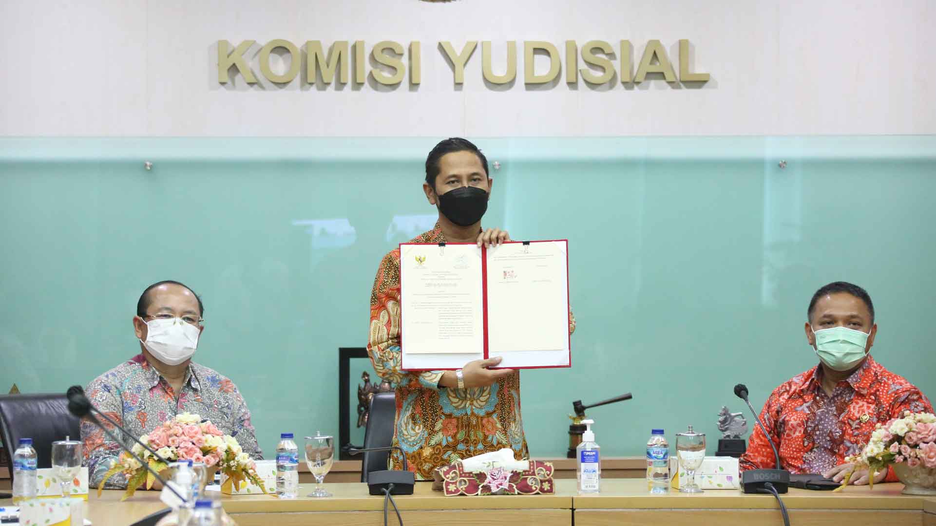 KY Bersama STH Indonesia Jentera Mendorong Reformasi Hukum dan Peradilan