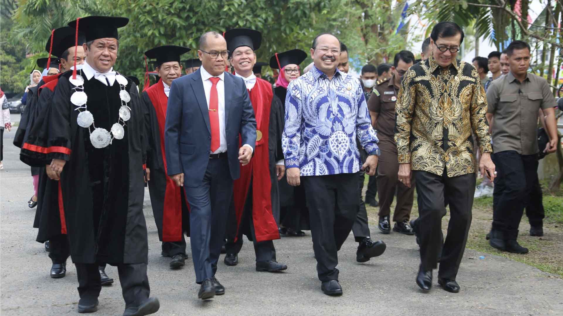 Tantangan Kewenangan KY dalam Pengawasan Hakim Tantangan Kewenangan KY dalam Pengawasan Hakim