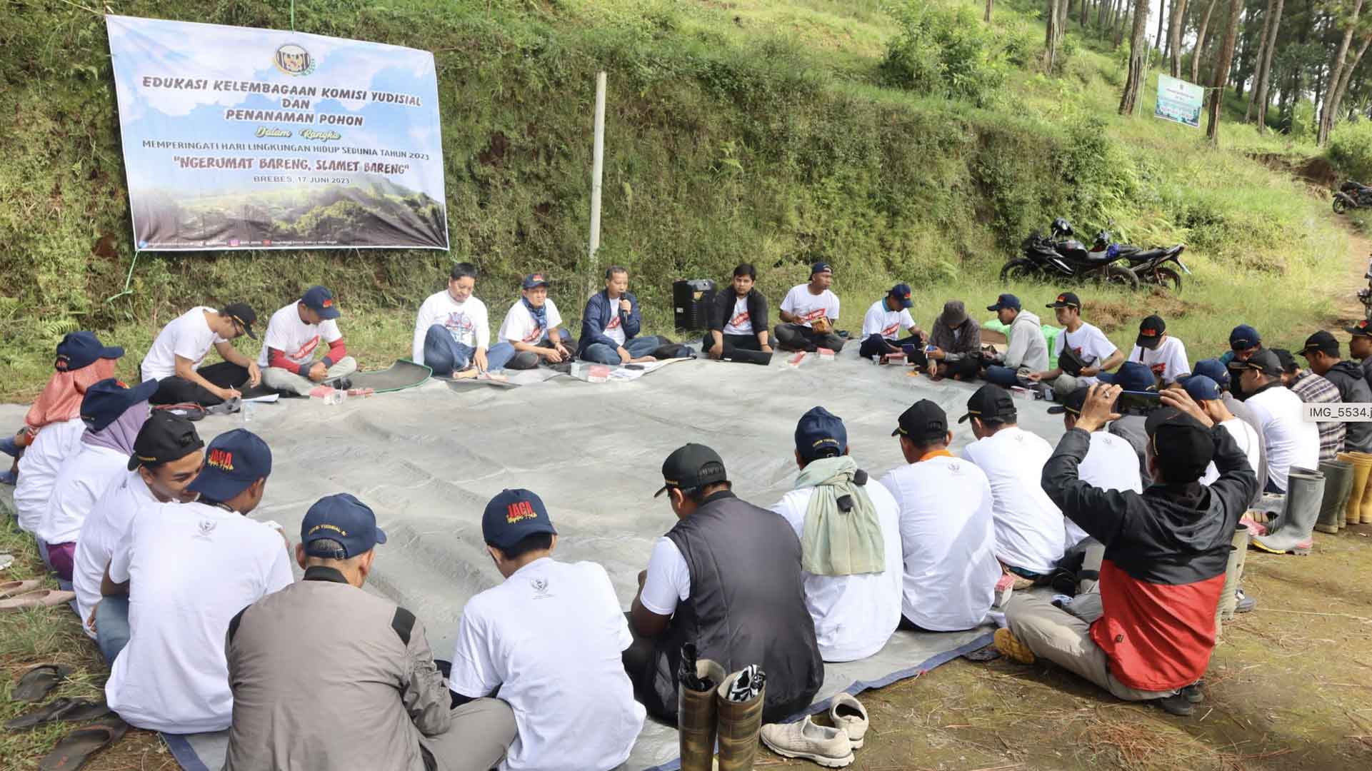 Peringati Hari Lingkungan Hidup Sedunia, KY Ajak Jaga Kelestarian Lereng Gunung Slamet