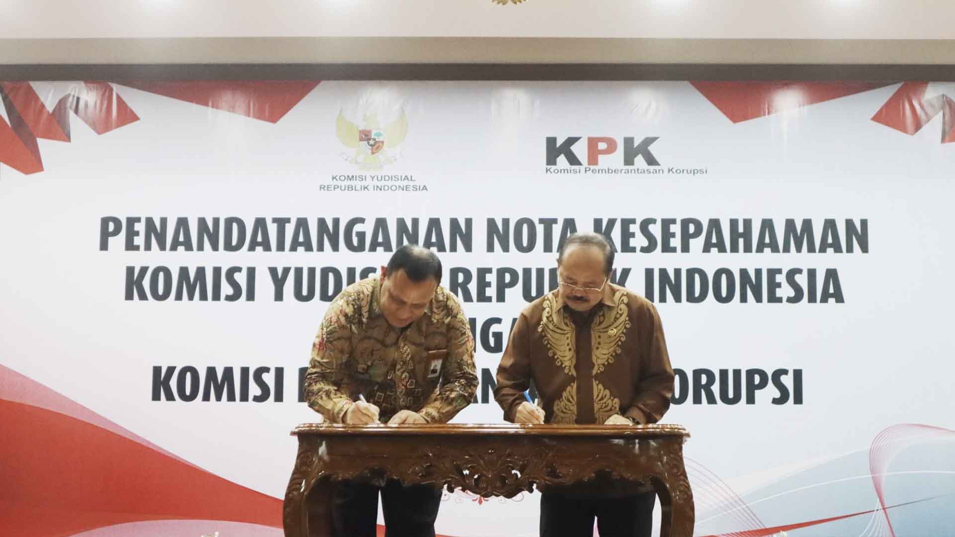 Untuk Penguatan Lembaga, KY Tanda Tangani MoU dengan KPK Untuk Penguatan Lembaga, KY Tanda Tangani MoU dengan KPK
