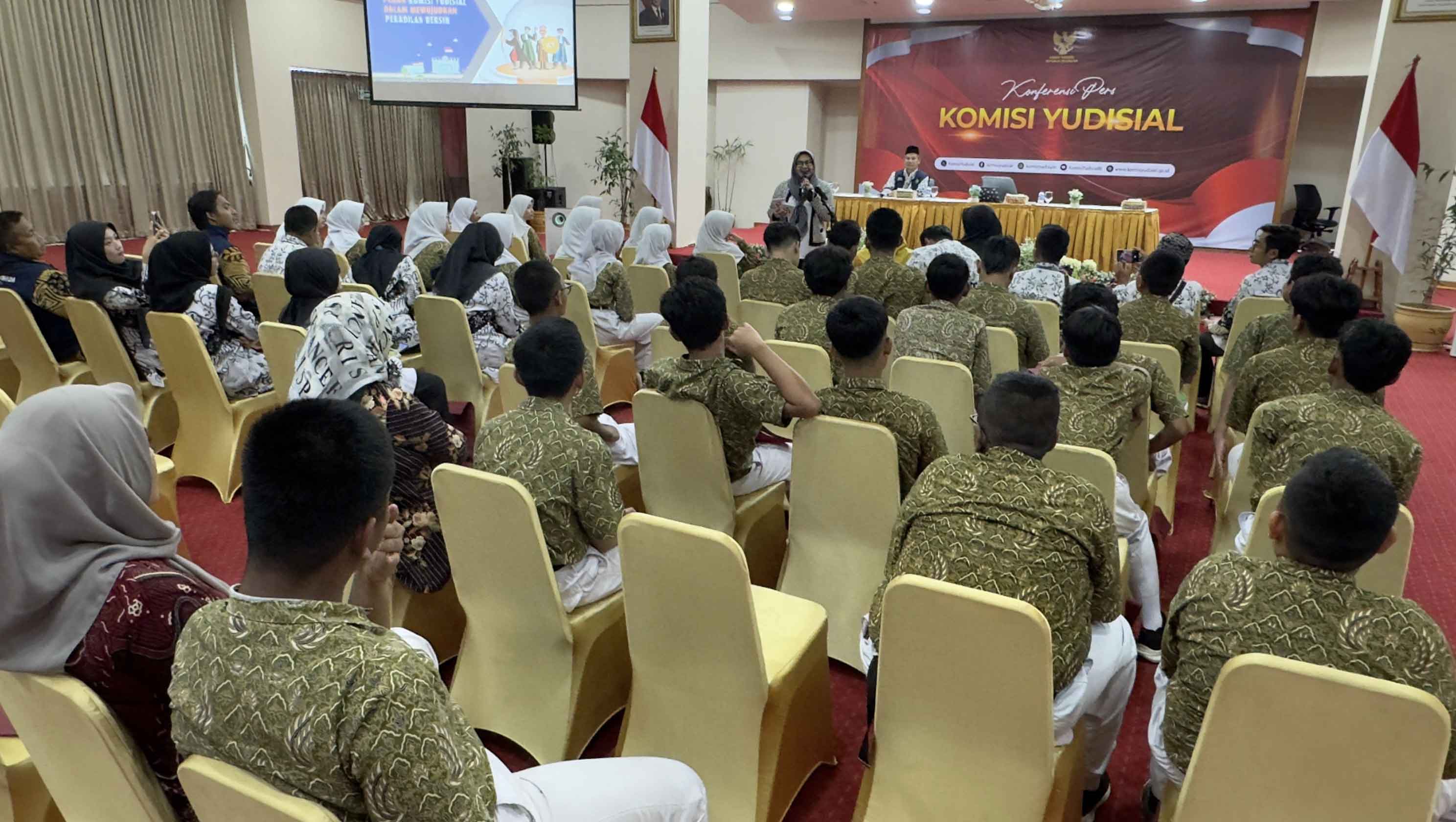 Ingin Mengenal KY, Siswa SMP Laboratorium Jakarta Kunjungi KY