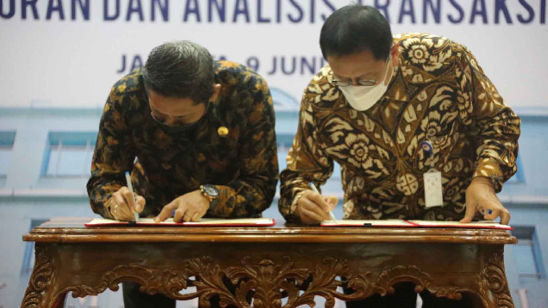 KY dan PPATK Tandatangani MoU Wujudkan Peradilan Bersih dan Berwibawa KY dan PPATK Tandatangani MoU Wujudkan Peradilan Bersih dan Berwibawa