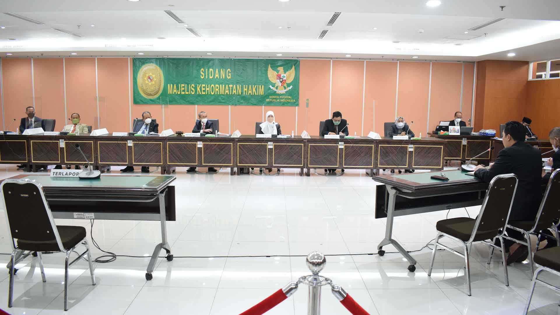 Mangkir 80 Hari, Hakim MIT Diberhentikan dengan Tidak Hormat di Sidang MKH Mangkir 80 Hari, Hakim MIT Diberhentikan dengan Tidak Hormat di Sidang MKH